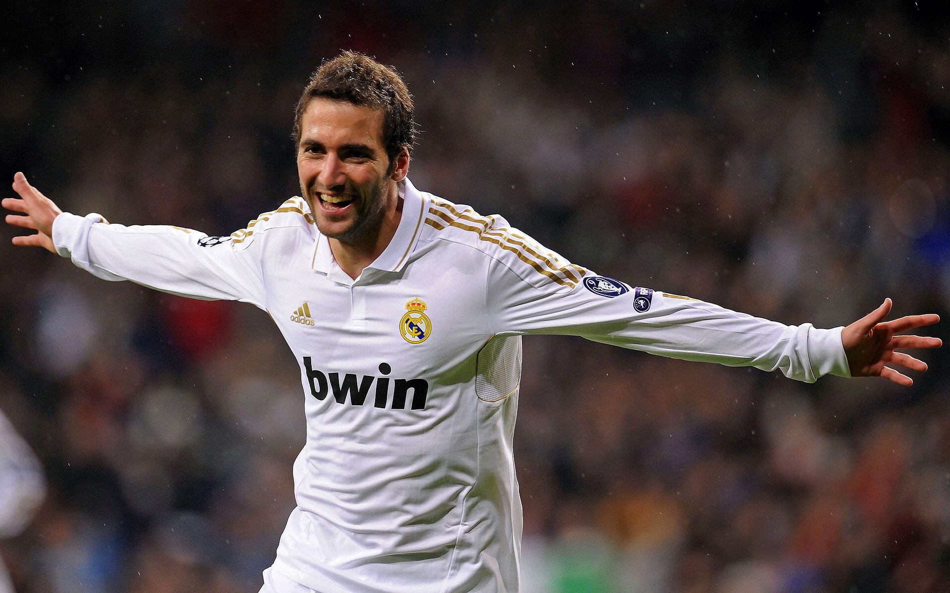 “球场大咖秀:明星球员的非凡绝技”,球星打比赛